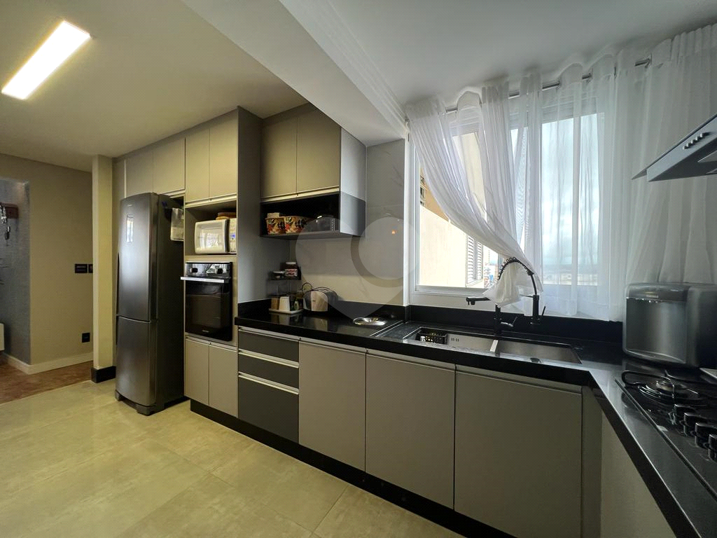Apartamento à venda com 3 quartos, 160m² - Foto 13