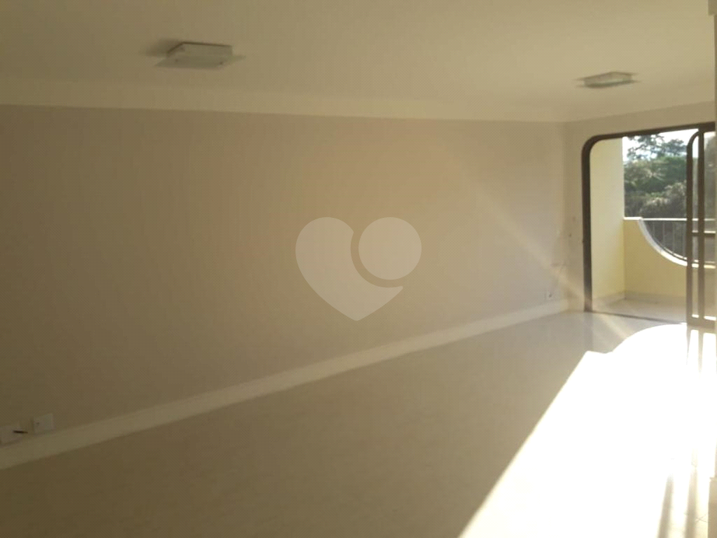 APARTAMENTO em SANTANA