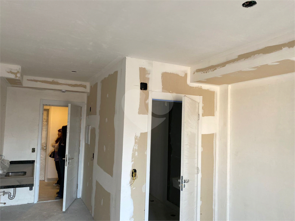 A poucos passos do Metrô e Shopping Tucuruvi Apartamento Studio novo pronto para morar!!