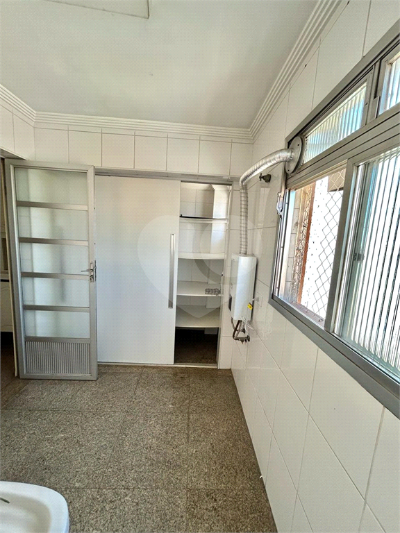 Apartamento na saúde, 3 dormitórios 1 suíte e 2 vagas 