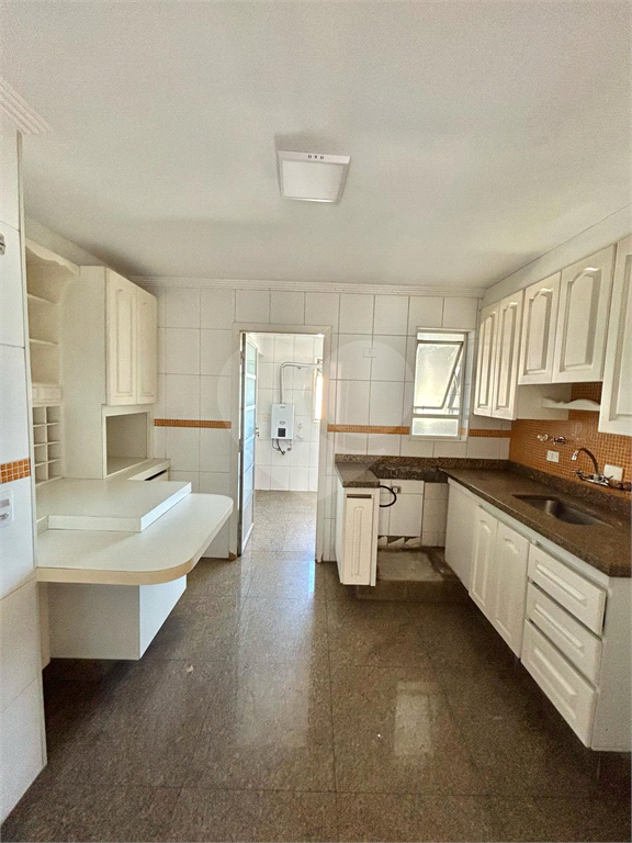 Apartamento na saúde, 3 dormitórios 1 suíte e 2 vagas 