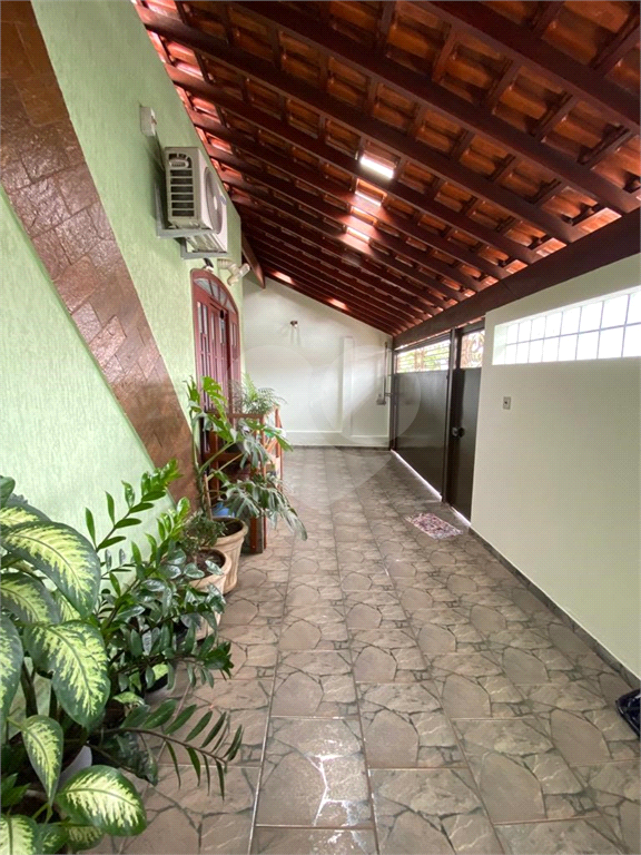 Casa à venda com 2 quartos, 167m² - Foto 1