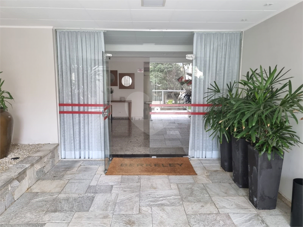 APARTAMENTO em SANTANA