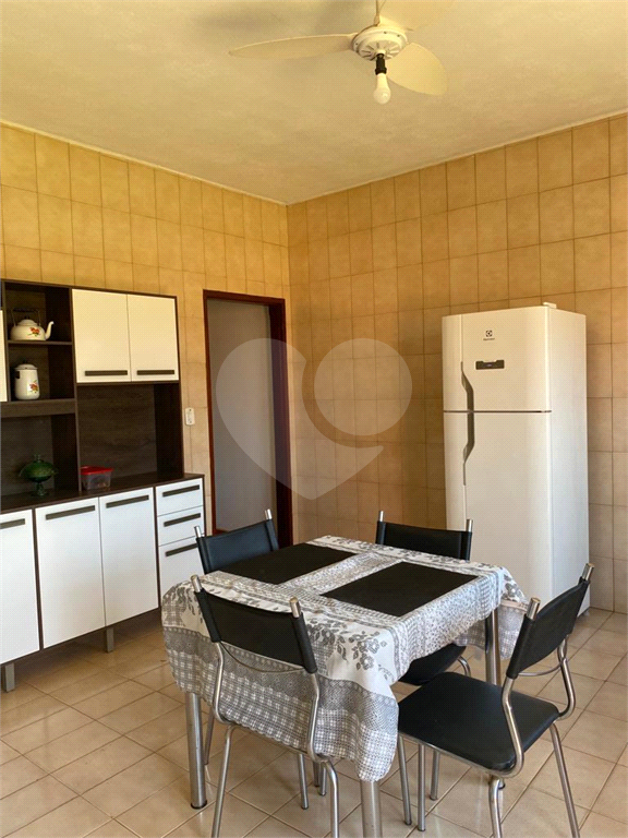 Casa à venda com 4 quartos, 204m² - Foto 14