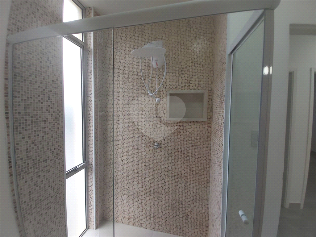 Apartamento com 73m² living amplo com janelões, 2 dormitórios em Moema