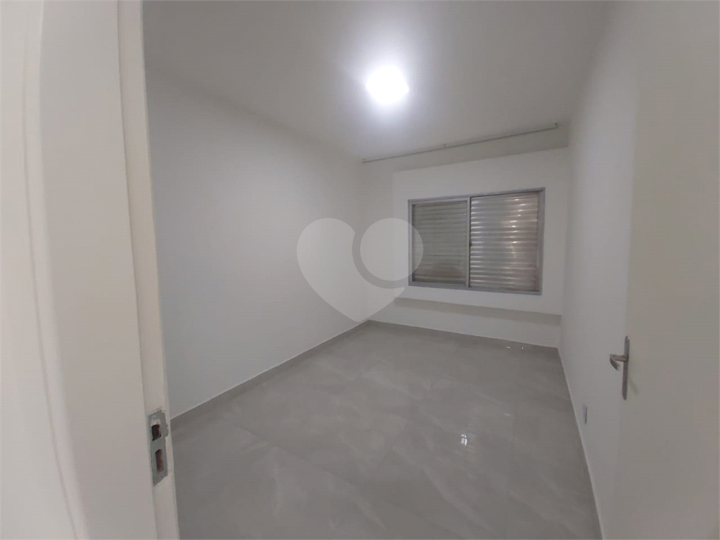 Apartamento com 73m² living amplo com janelões, 2 dormitórios em Moema