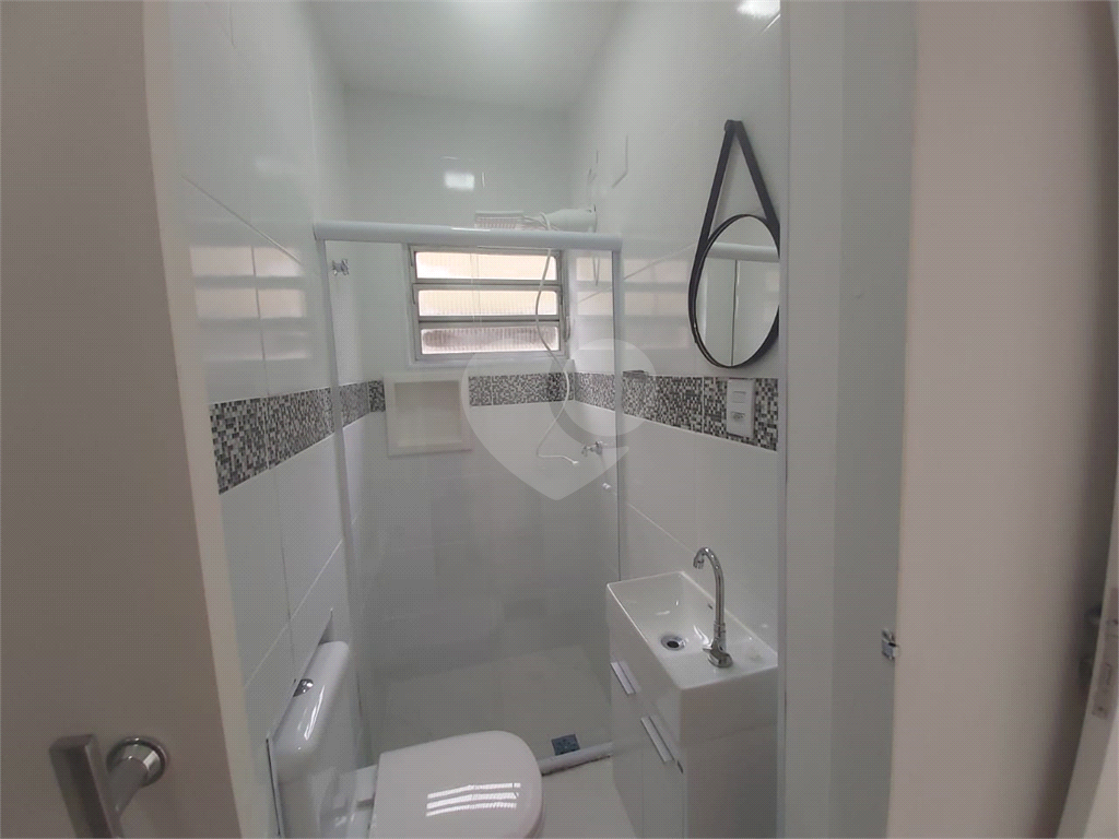 Apartamento com 73m² living amplo com janelões, 2 dormitórios em Moema