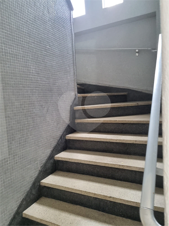 Apartamento com 73m² living amplo com janelões, 2 dormitórios em Moema