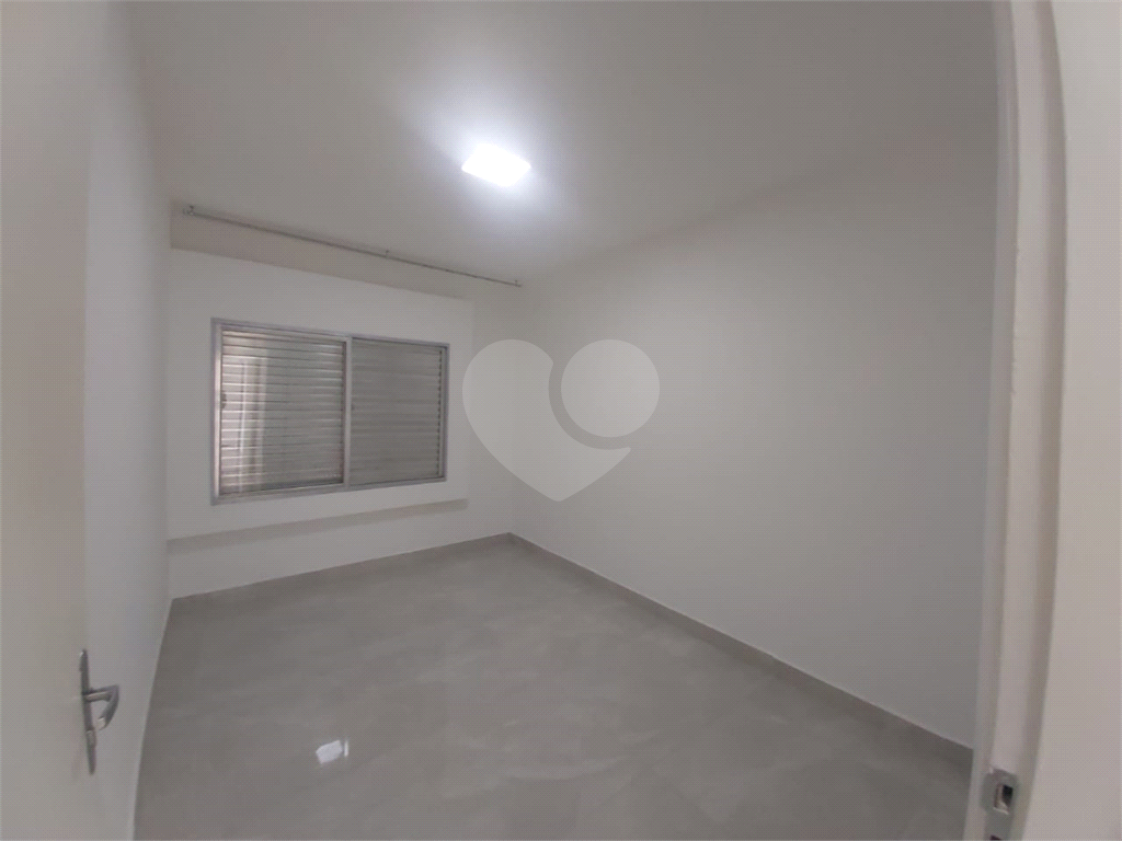 Apartamento com 73m² living amplo com janelões, 2 dormitórios em Moema