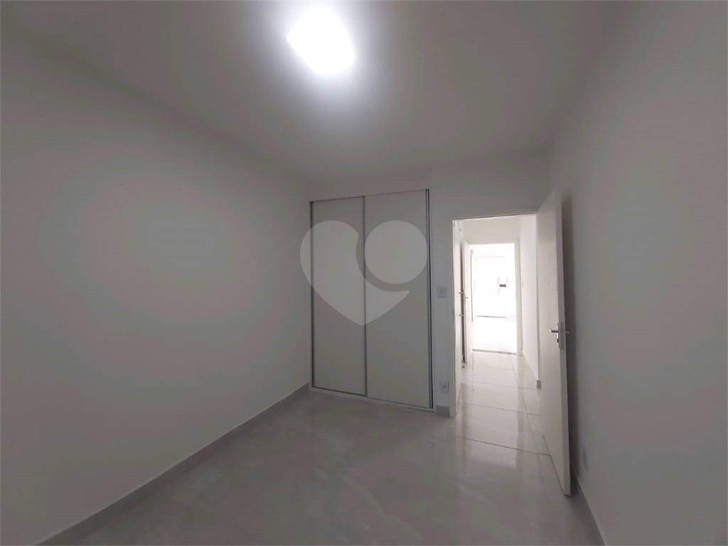 Apartamento com 73m² living amplo com janelões, 2 dormitórios em Moema