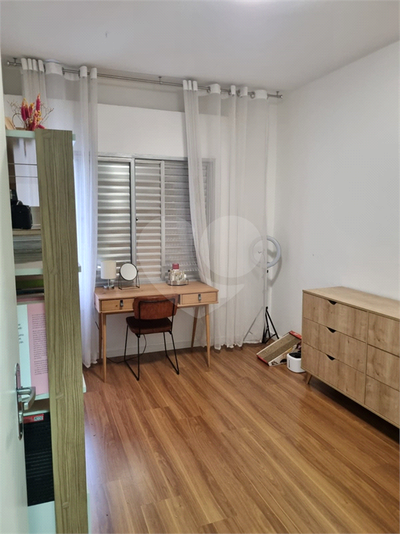Apartamento com 73m² living amplo com janelões, 2 dormitórios em Moema