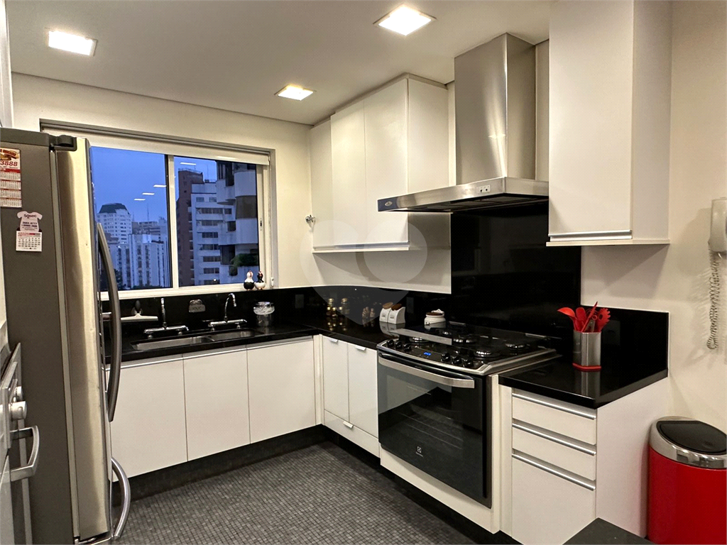 Apartamento a venda reformado 4 suítes 5 vagas, condomínio clube em Higienópolis - São Paulo