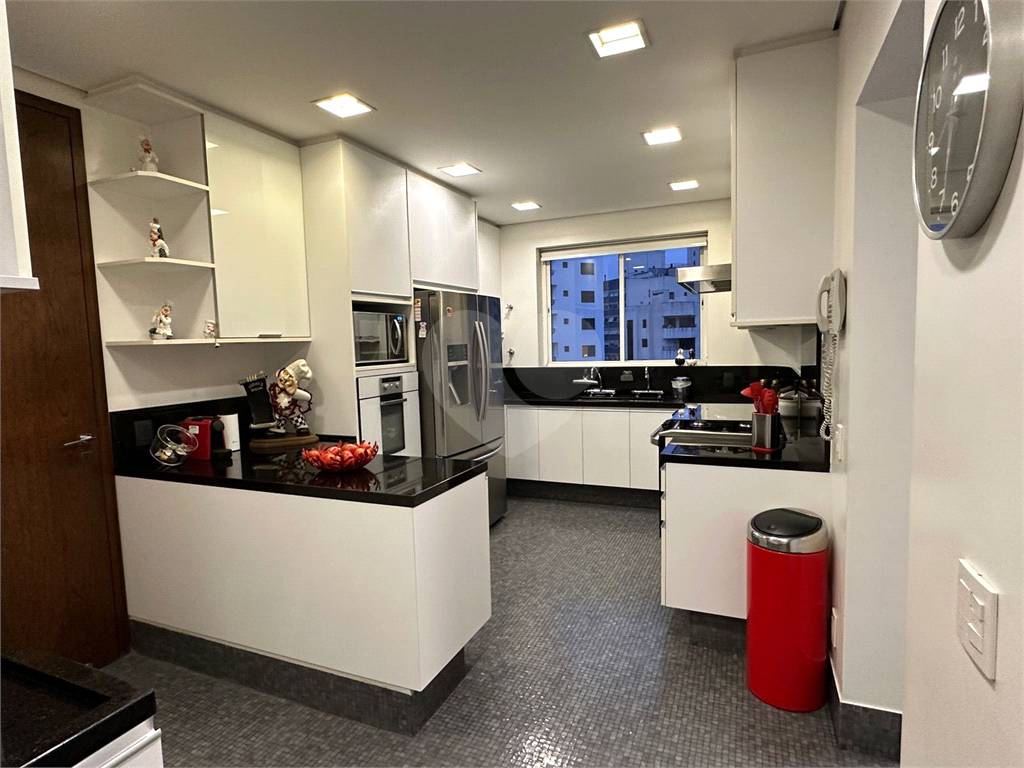 Apartamento a venda reformado 4 suítes 5 vagas, condomínio clube em Higienópolis - São Paulo