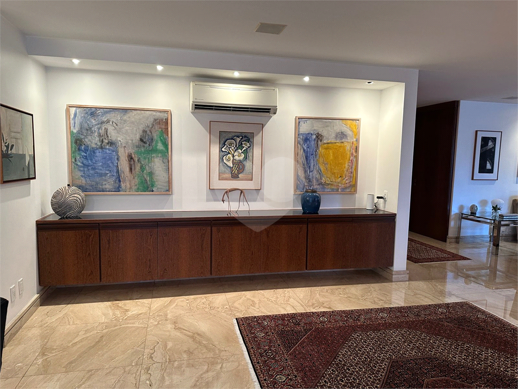 Apartamento a venda reformado 4 suítes 5 vagas, condomínio clube em Higienópolis - São Paulo