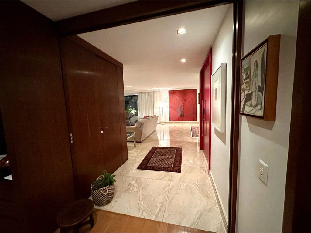 Apartamento a venda reformado 4 suítes 5 vagas, condomínio clube em Higienópolis - São Paulo