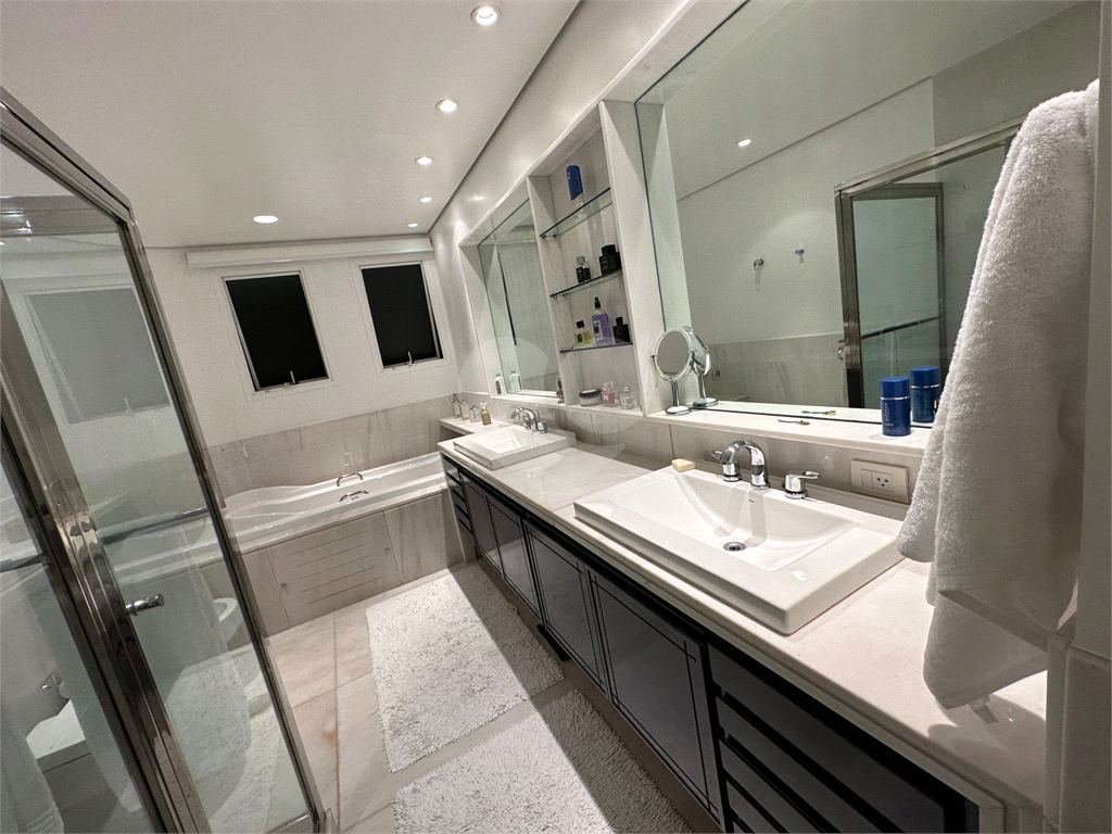Apartamento a venda reformado 4 suítes 5 vagas, condomínio clube em Higienópolis - São Paulo