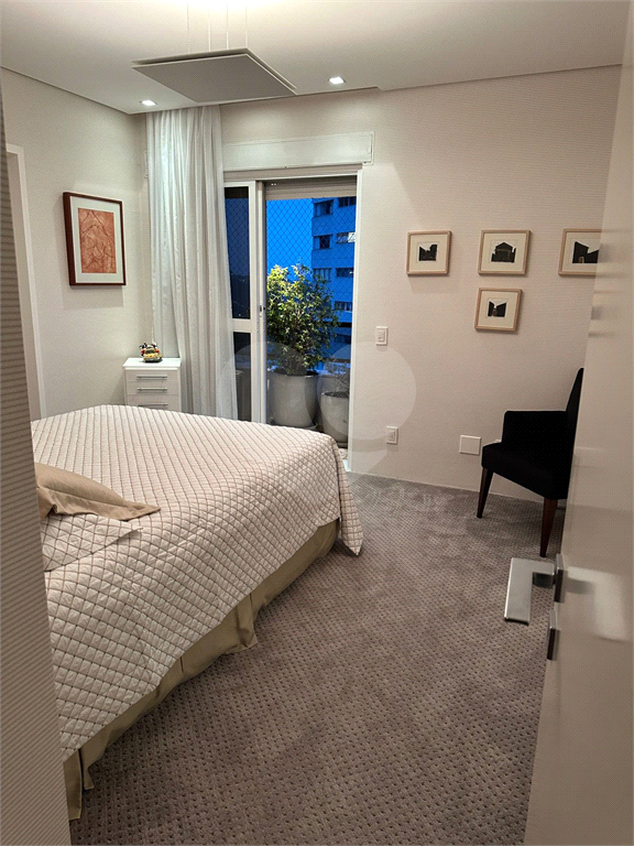Apartamento a venda reformado 4 suítes 5 vagas, condomínio clube em Higienópolis - São Paulo