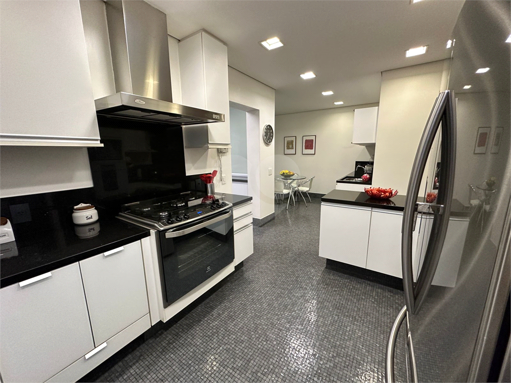 Apartamento a venda reformado 4 suítes 5 vagas, condomínio clube em Higienópolis - São Paulo