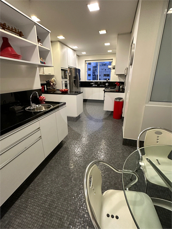 Apartamento a venda reformado 4 suítes 5 vagas, condomínio clube em Higienópolis - São Paulo