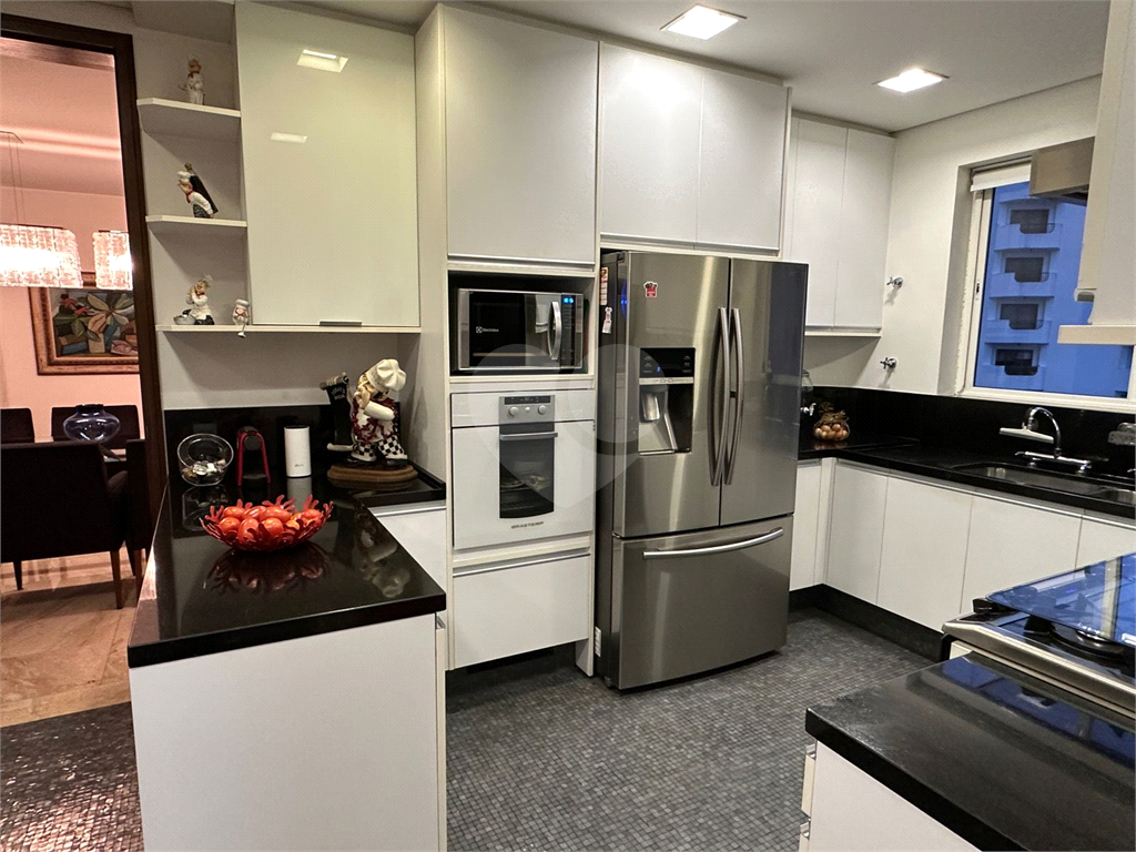 Apartamento a venda reformado 4 suítes 5 vagas, condomínio clube em Higienópolis - São Paulo