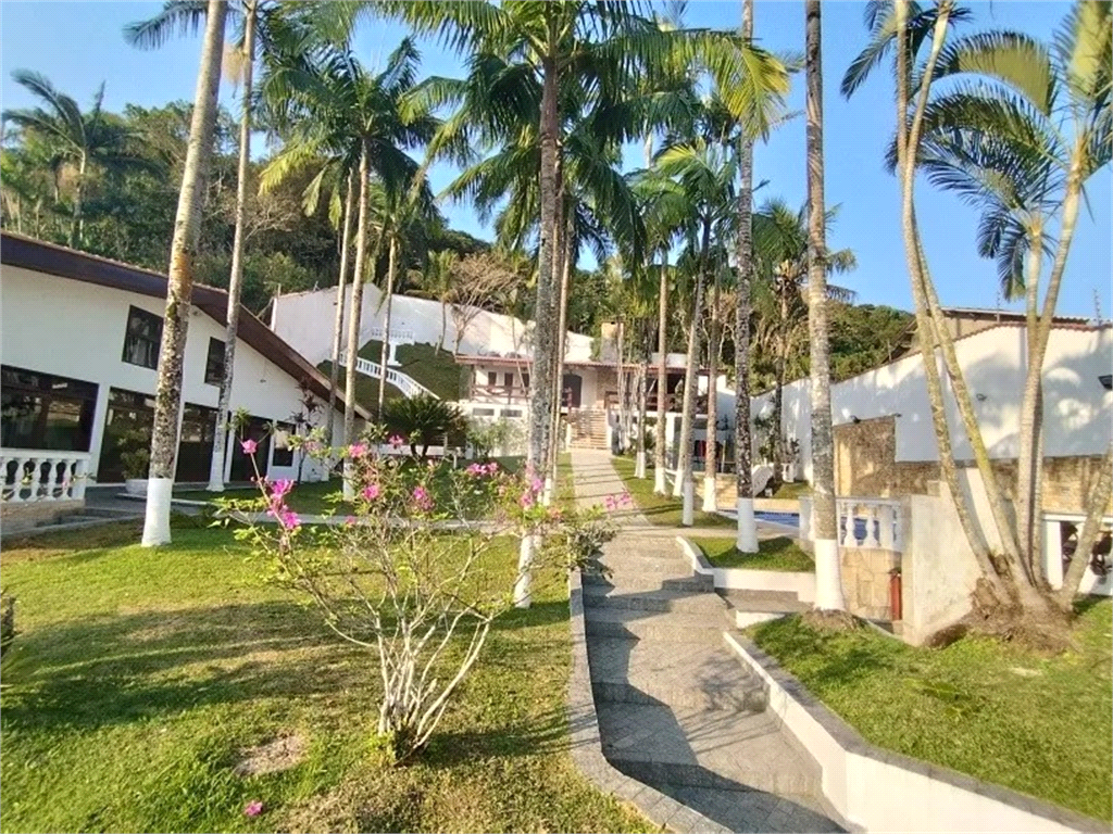 CASA MOBILIADA NA PRAIA DOS SONHOS - ITANHAÉM - 8 QUARTOS - 9 GARAGENS - 1560 m2  Área Total