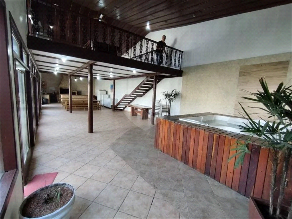 CASA MOBILIADA NA PRAIA DOS SONHOS - ITANHAÉM - 8 QUARTOS - 9 GARAGENS - 1560 m2  Área Total