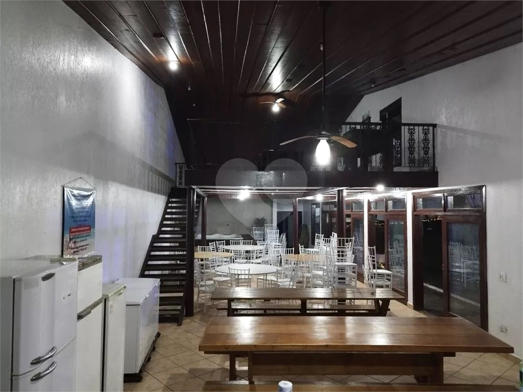 CASA MOBILIADA NA PRAIA DOS SONHOS - ITANHAÉM - 8 QUARTOS - 9 GARAGENS - 1560 m2  Área Total