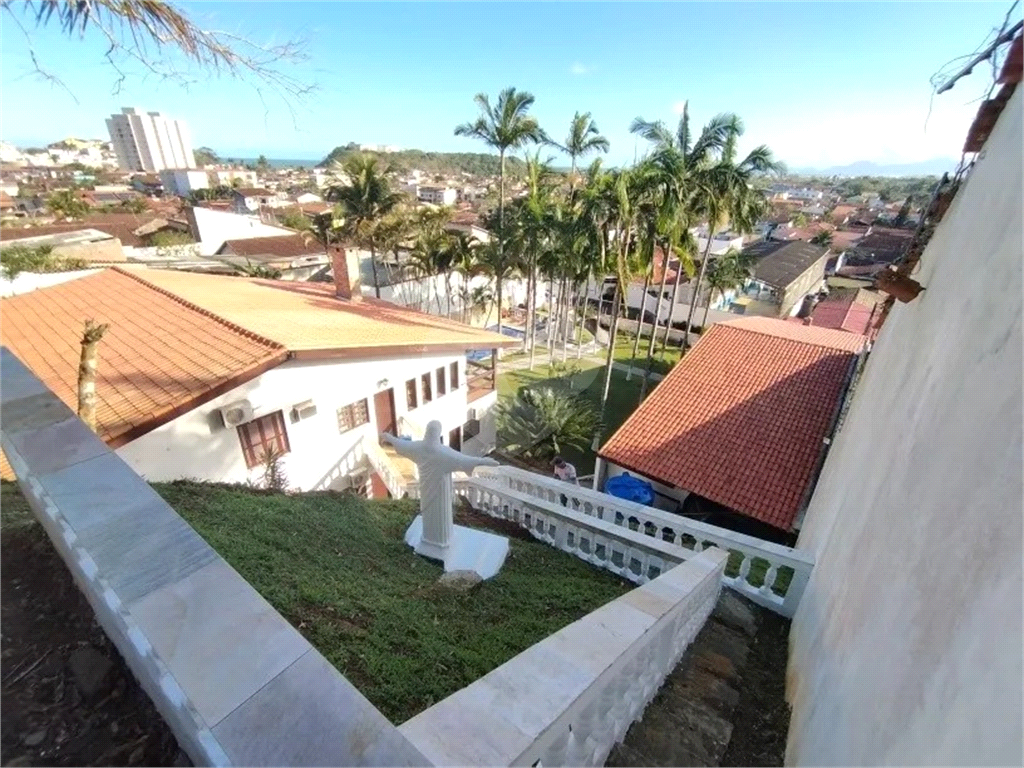 CASA MOBILIADA NA PRAIA DOS SONHOS - ITANHAÉM - 8 QUARTOS - 9 GARAGENS - 1560 m2  Área Total