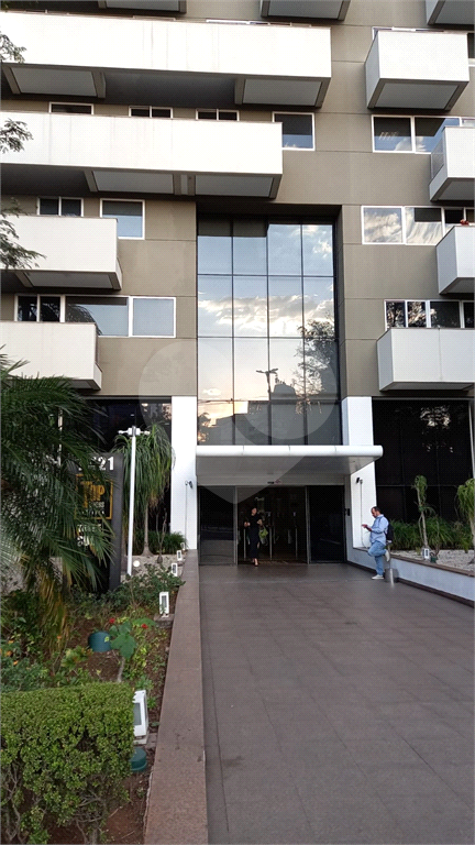 Vende se linda Sala Comercial com 37m2 em Frente Metrô Paraíso/Vl. Mariana SP