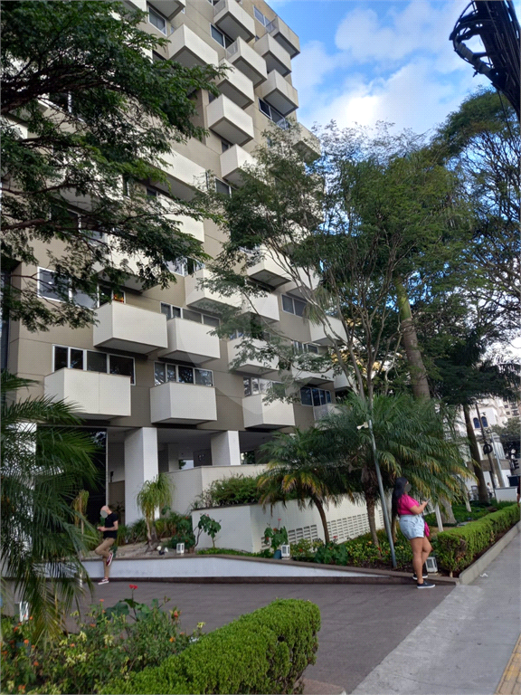 Vende se linda Sala Comercial com 37m2 em Frente Metrô Paraíso/Vl. Mariana SP