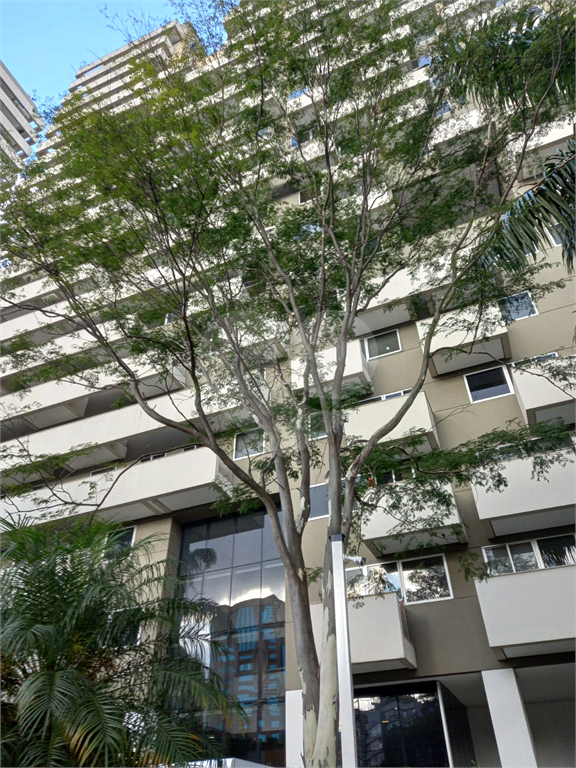 Vende se linda Sala Comercial com 37m2 em Frente Metrô Paraíso/Vl. Mariana SP