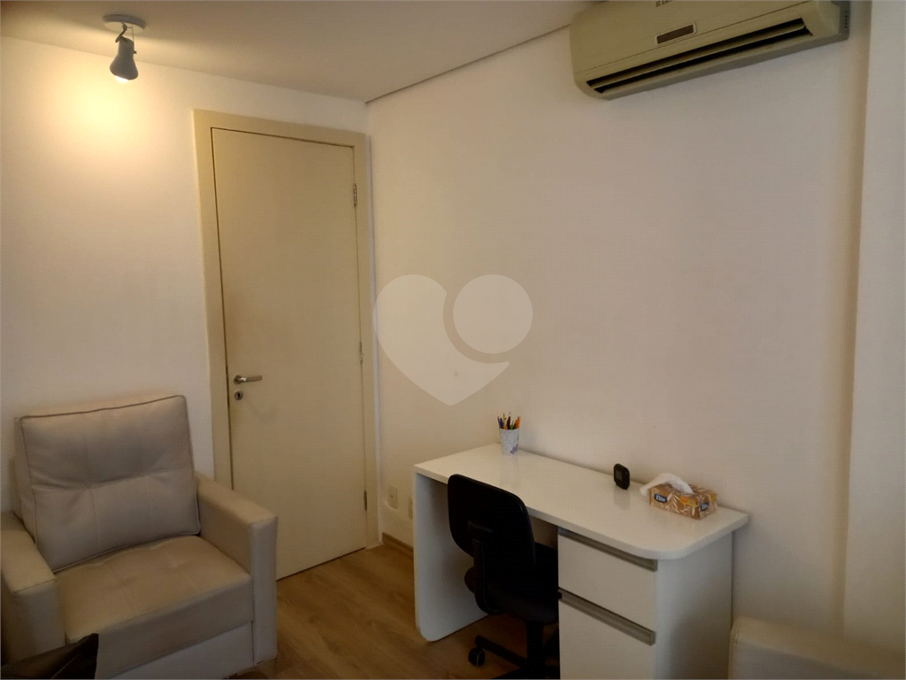 Vende se linda Sala Comercial com 37m2 em Frente Metrô Paraíso/Vl. Mariana SP