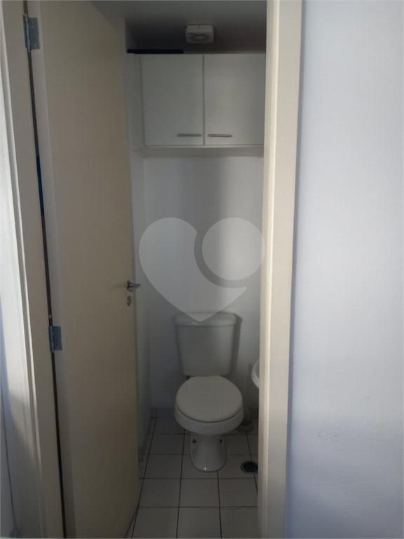 Vende se linda Sala Comercial com 37m2 em Frente Metrô Paraíso/Vl. Mariana SP