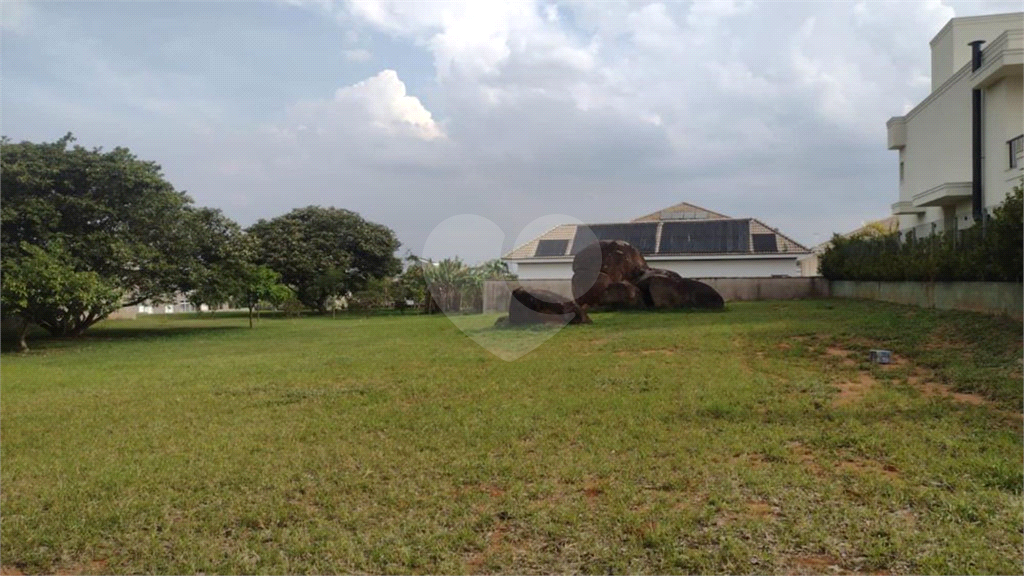 Excelente Lote (TOTALMENTE PLANO) para VENDA no Villaggio Paradiso 1.000m² AGENDE JÁ SUA VISITA!