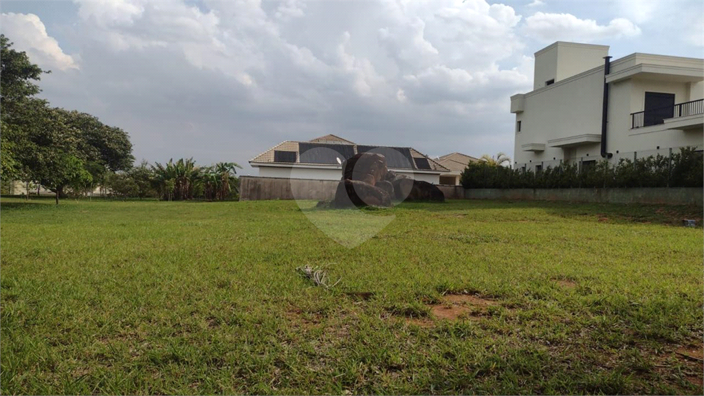 Excelente Lote (TOTALMENTE PLANO) para VENDA no Villaggio Paradiso 1.000m² AGENDE JÁ SUA VISITA!