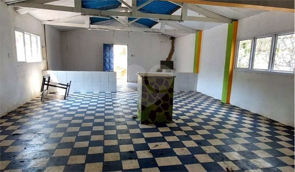 Casa à venda com 3 quartos, 200m² - Foto 1