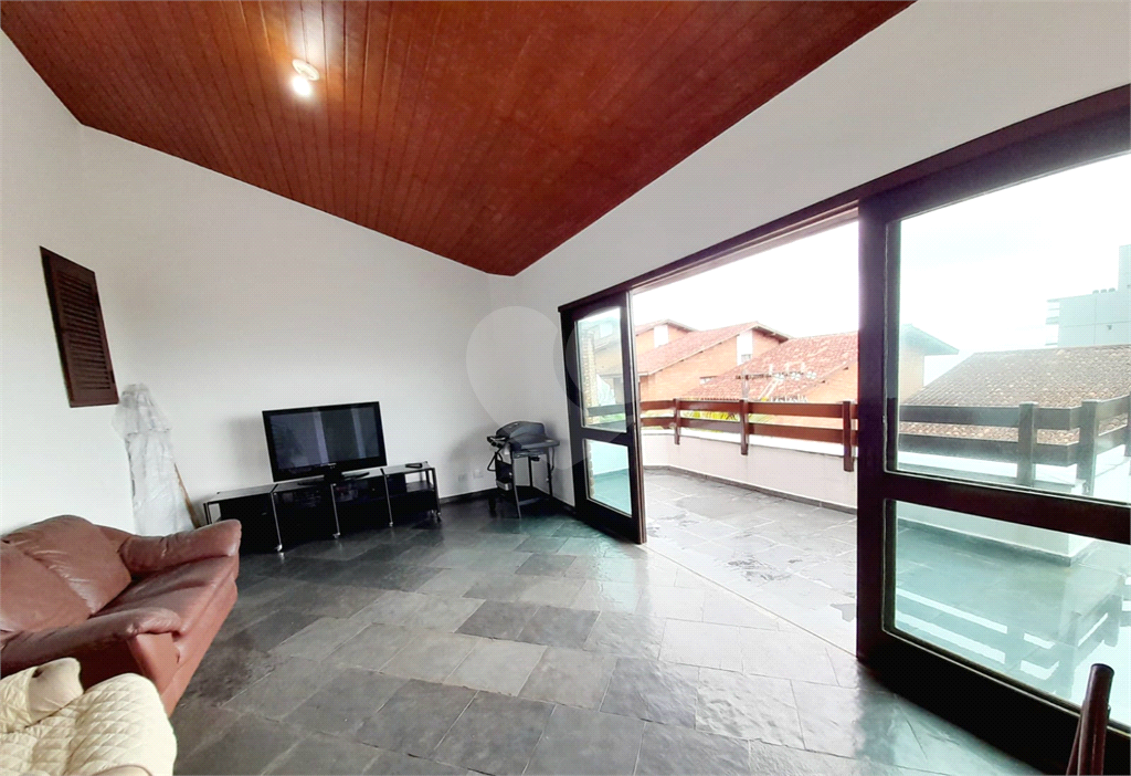  Casa em Condomínio, na Enseada -Guarujá, c/vista para o Mar. Venda ou locação.