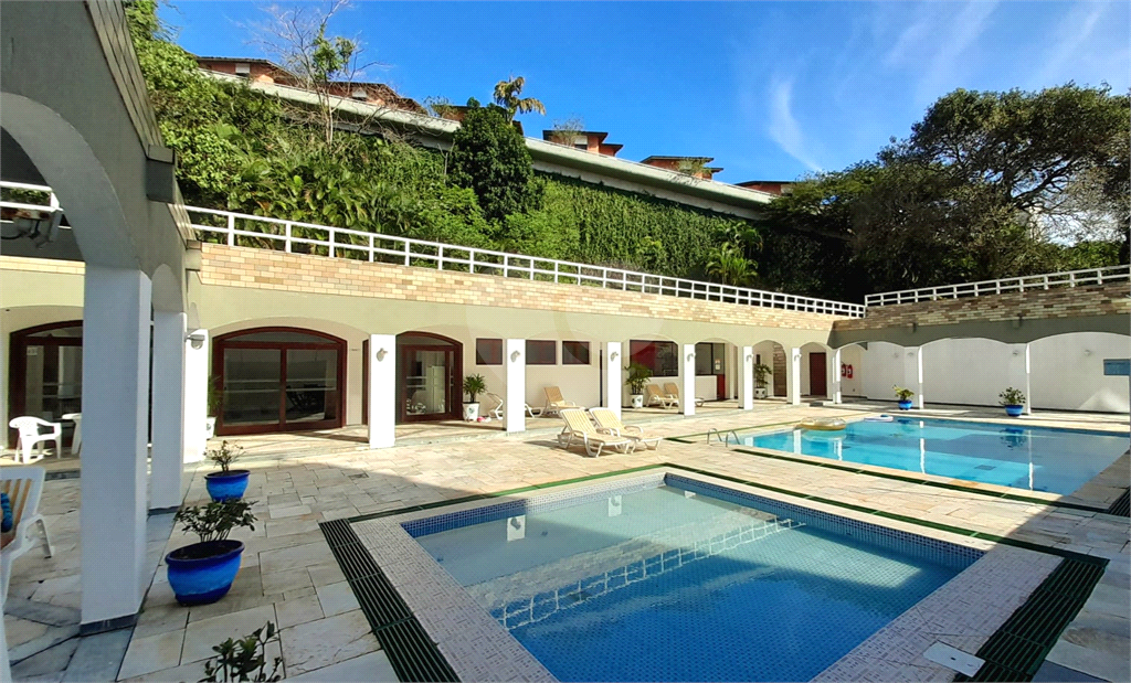  Casa em Condomínio, na Enseada -Guarujá, c/vista para o Mar. Venda ou locação.