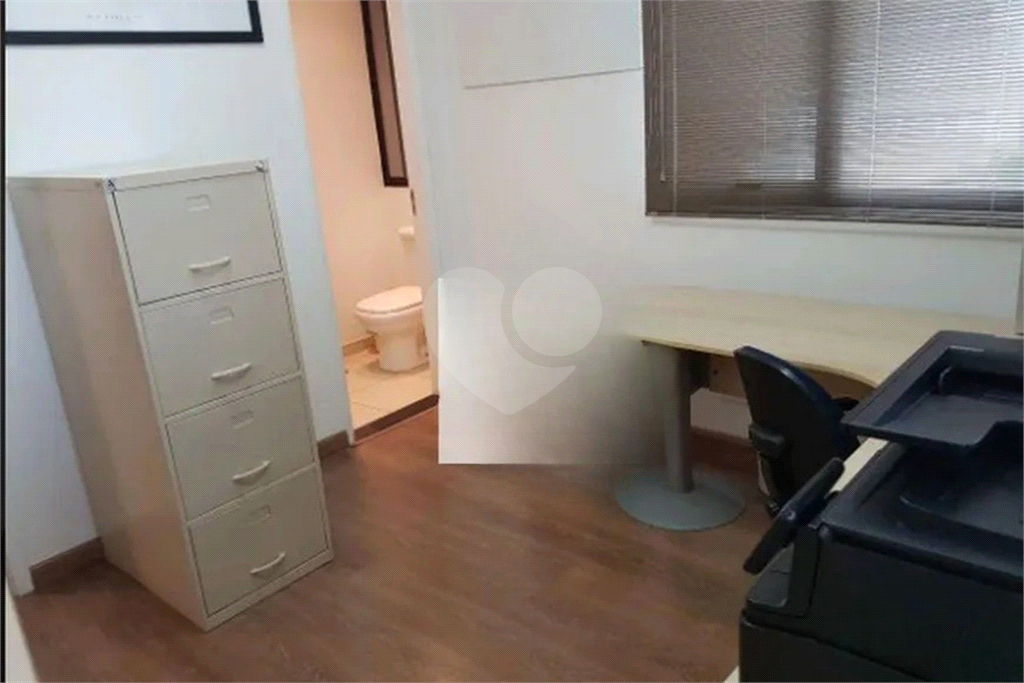 CONJUNTO COMERCIAL  EM SÃO JUDAS COM VAGA DE GARAGEM , REFORMADO!