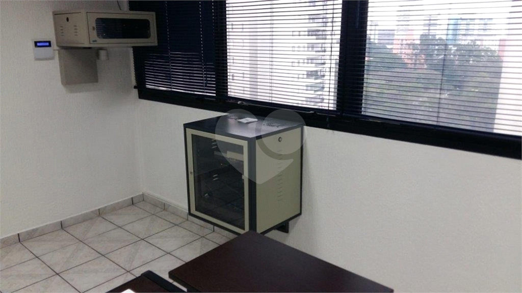 CONJUNTO COMERCIAL  EM SÃO JUDAS COM VAGA DE GARAGEM , REFORMADO!