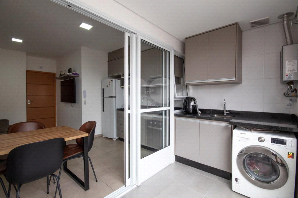 Apartamento a venda numa excelente localização c/ 2 dorms, sala,cozinha, banheiro e 1 vaga demarcada