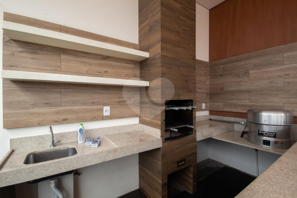 Apartamento a venda numa excelente localização c/ 2 dorms, sala,cozinha, banheiro e 1 vaga demarcada