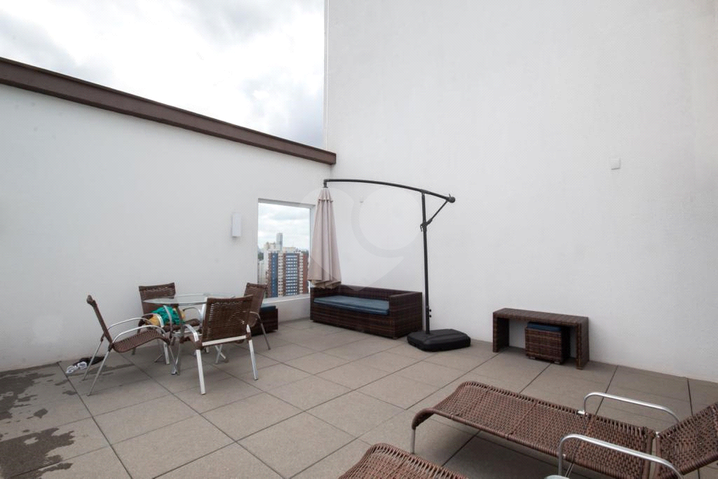 Apartamento a venda numa excelente localização c/ 2 dorms, sala,cozinha, banheiro e 1 vaga demarcada