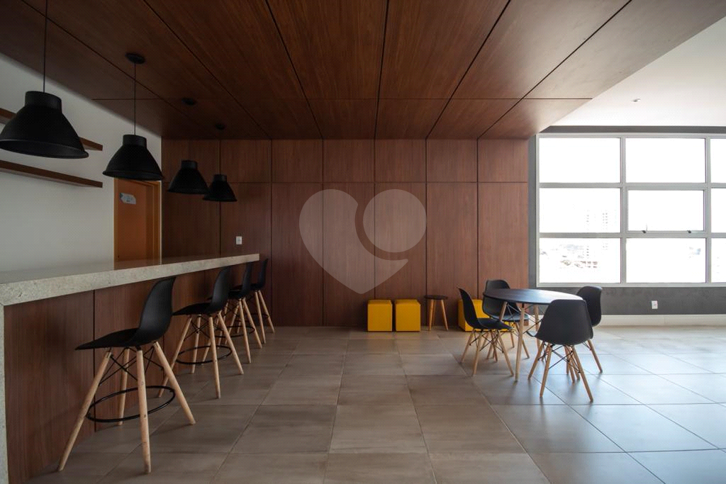 Apartamento a venda numa excelente localização c/ 2 dorms, sala,cozinha, banheiro e 1 vaga demarcada