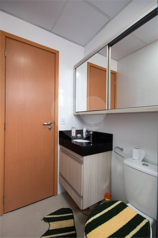 Apartamento a venda numa excelente localização c/ 2 dorms, sala,cozinha, banheiro e 1 vaga demarcada
