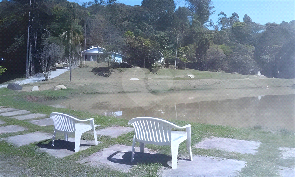Área com 185 mil m2, 2 casas, 10 dorms, 2 piscinas, e 30 vagas. ITAPEVI - SP