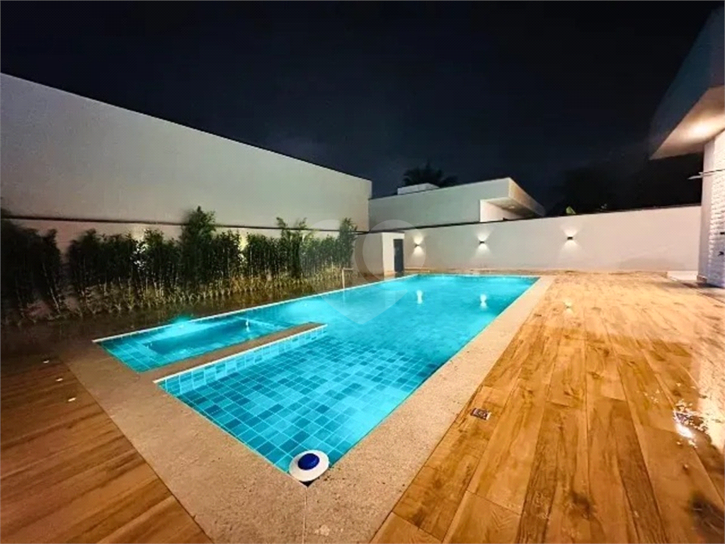 Casa de Condomínio à venda com 4 quartos, 258m² - Foto 4