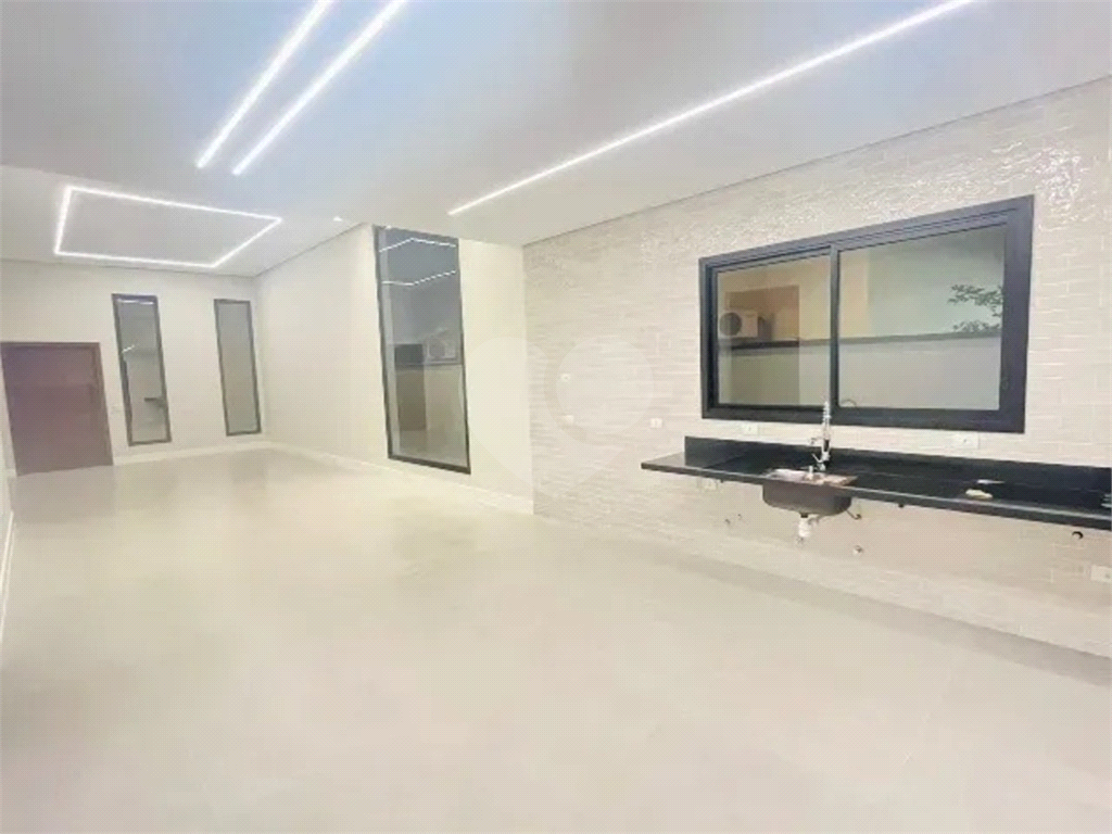Casa de Condomínio à venda com 4 quartos, 258m² - Foto 3