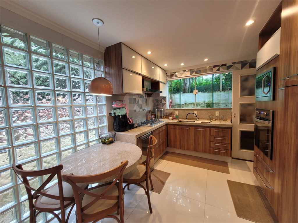 Casa de Condomínio à venda e aluguel com 3 quartos, 284m² - Foto 14