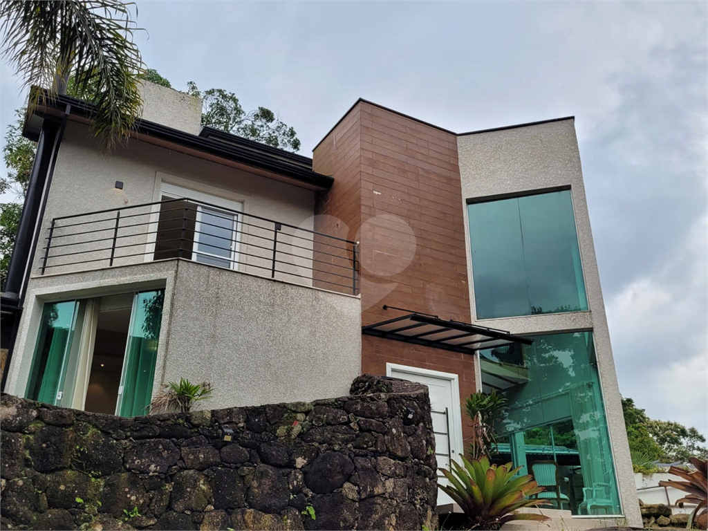 Casa de Condomínio à venda e aluguel com 3 quartos, 284m² - Foto 1